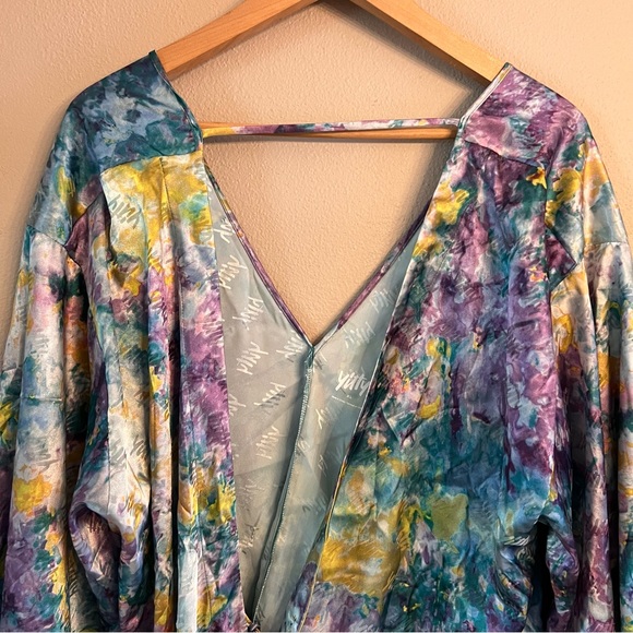 YITTY‎ Satin Mini Robe - Picture 4 of 6